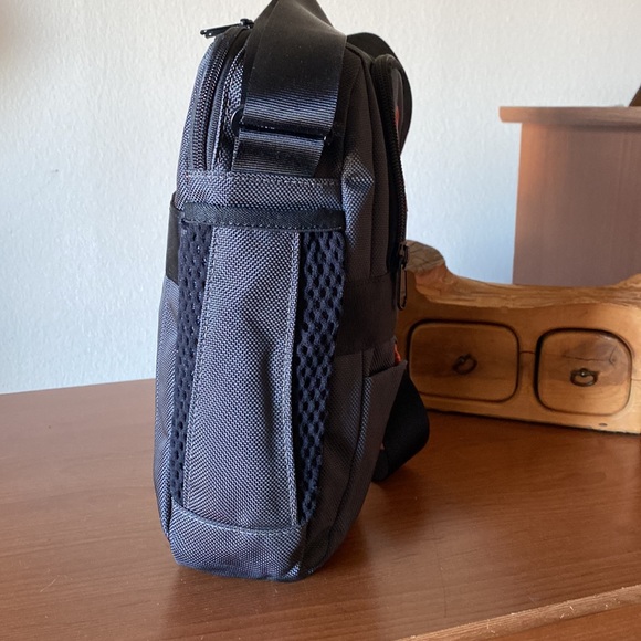 Tumi T-Tech Crossbody Bag - Picture 4 of 9